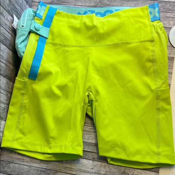 Goofy Disney Biker shorts - Picture 3 of 7